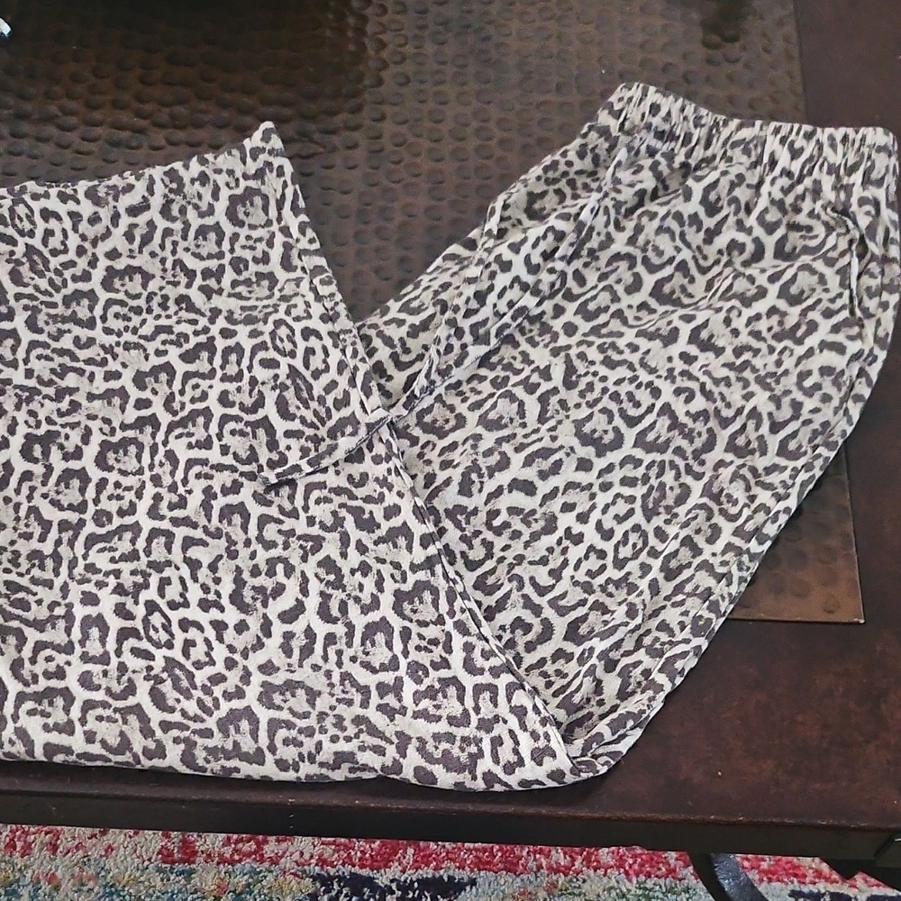 Women’s Black & White Leopard Print Pull-On Trousers